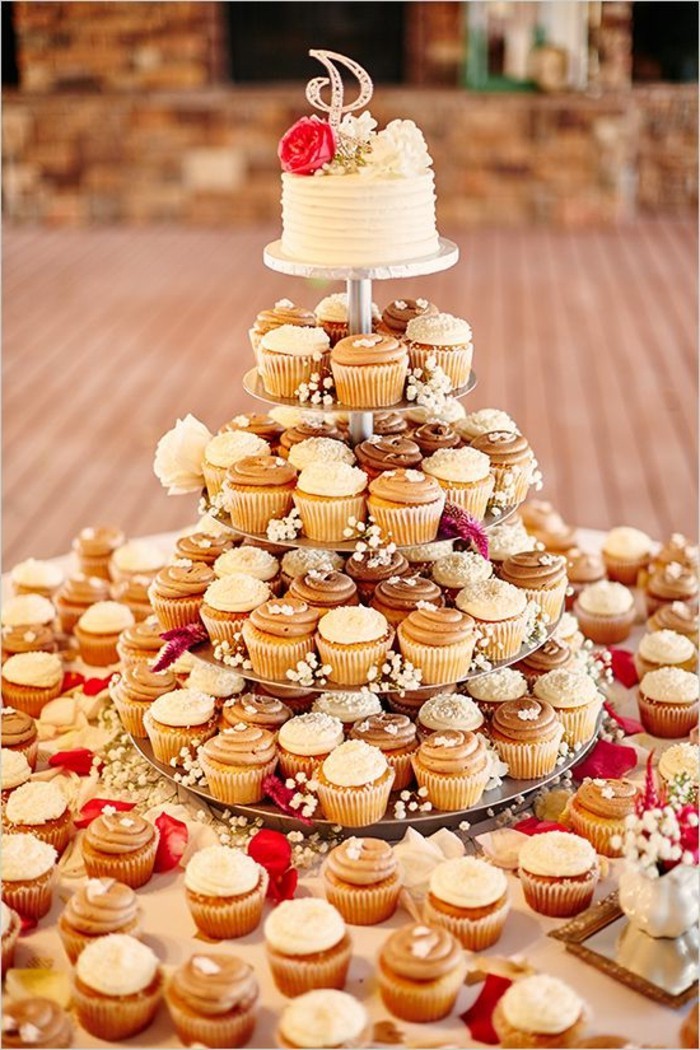 gateau-piece-montée-mariage-idée-formidable-cupcakes