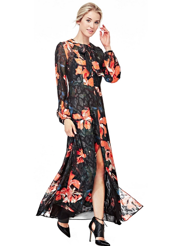 Imprimé floral et détails rétro pour une robe au style victorien : tout simplement irrésistible !