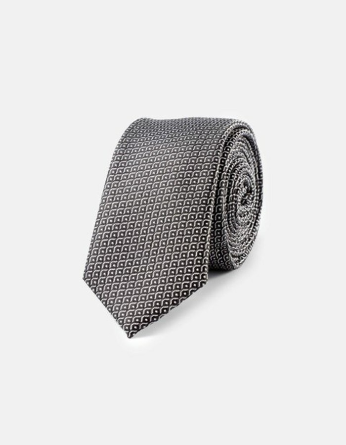 cool-cravate-à-détails-moderne-pour-costume-casuel