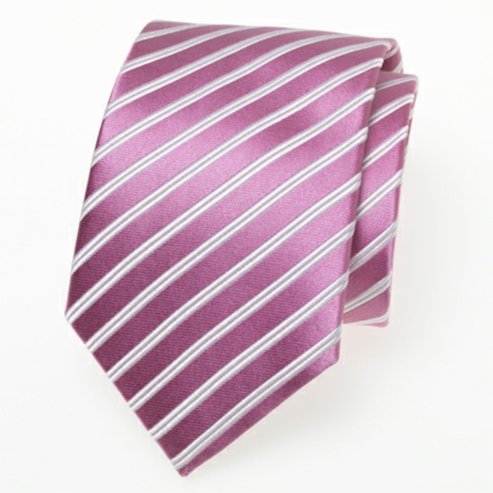 cravate-rose-à-rayeaux-idée-quoi-porter