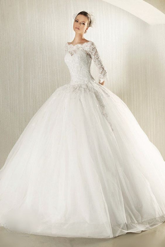 robe de mariée princesse tendance 2017 - Modèle 11 avec Manches longues en dentelle