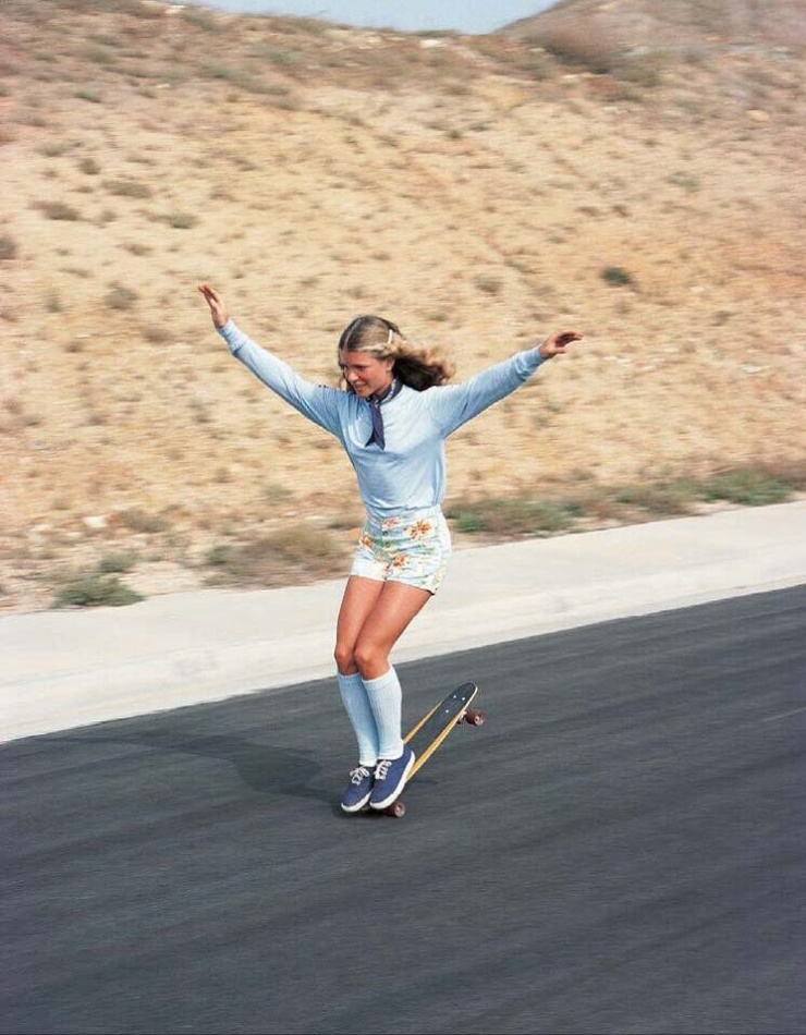Ellen O’Neal, la plus grande skateboarder de freestyle dans les années 1970
