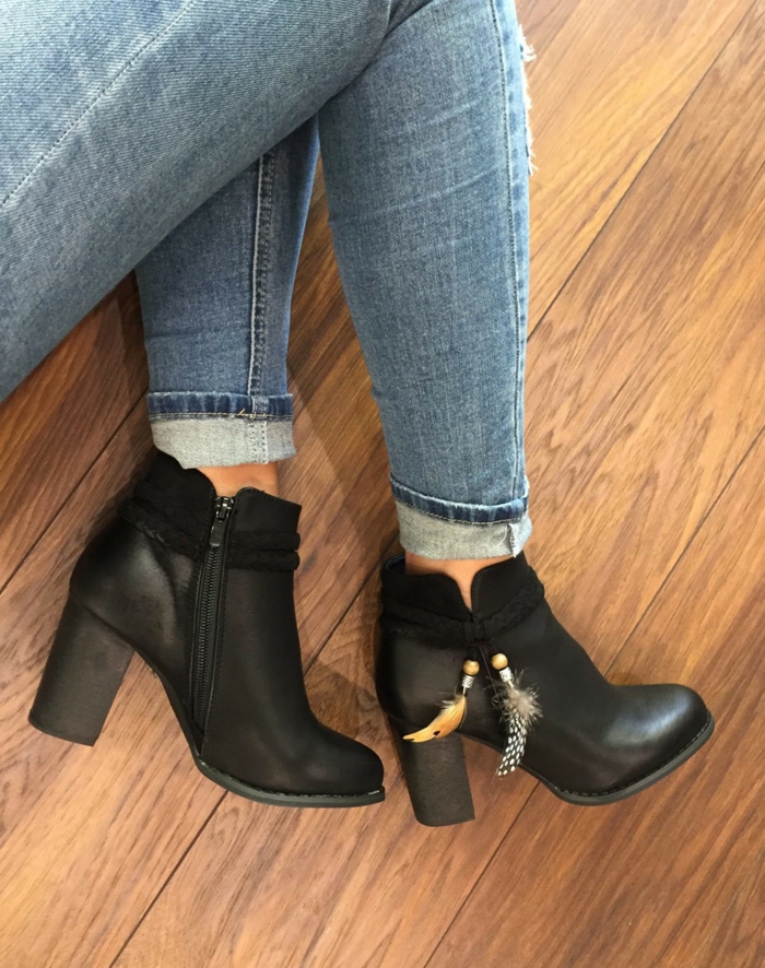 chaussure-a-la-mode-bottine-plate-noir-dernieres-tendance