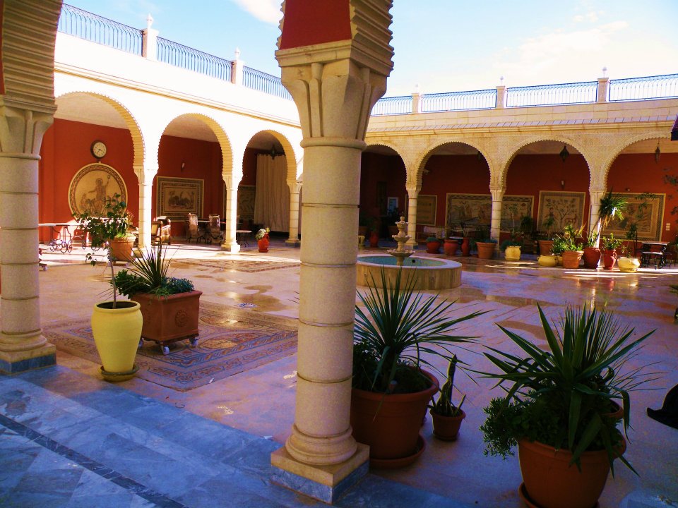 Dar El Andalous, Maison d'hôtes à Mseken, Sousse - Contact: (+216) 73 293 578 | Page Facebook