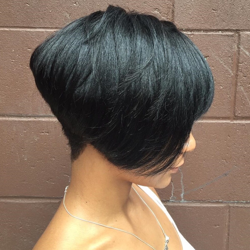 50 coiffures courtes pour les femmes noires pour voler l'attention de tout le monde
