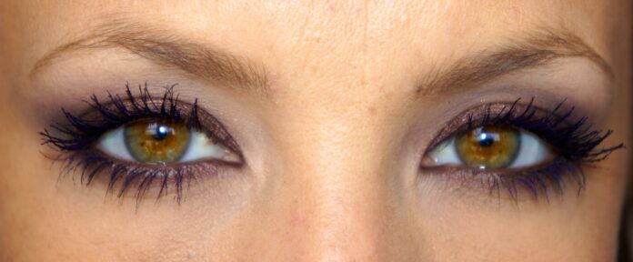 yeux vert noisette vs yeux verts