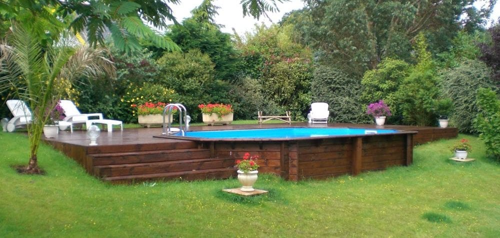 Comment faire pour mettre une piscine dans un terrain en pente