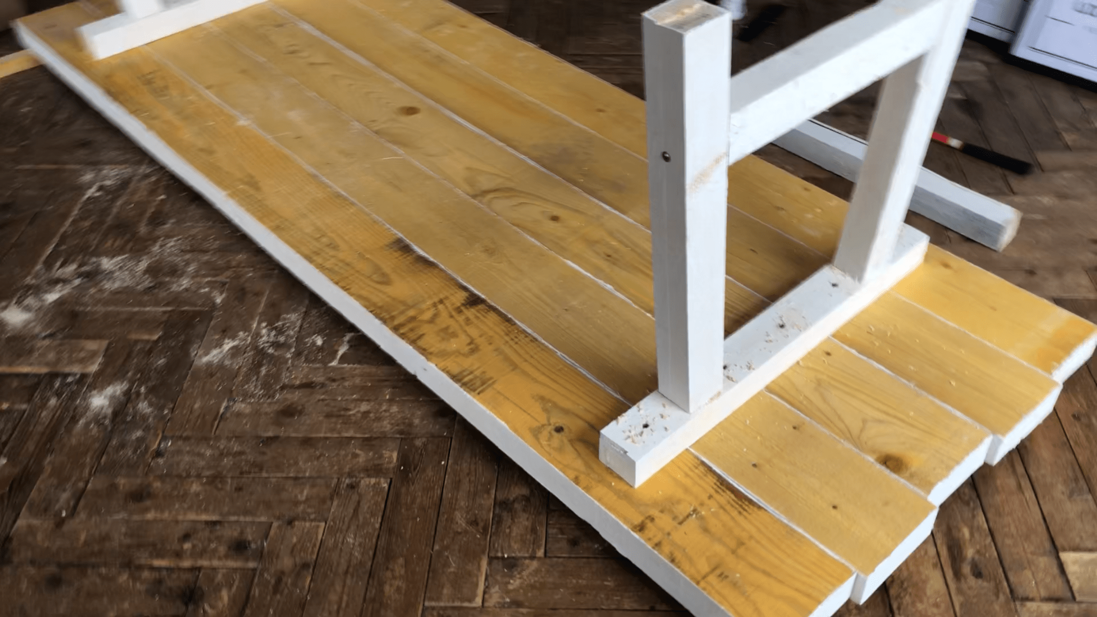 comment faire un dessus de table en bois