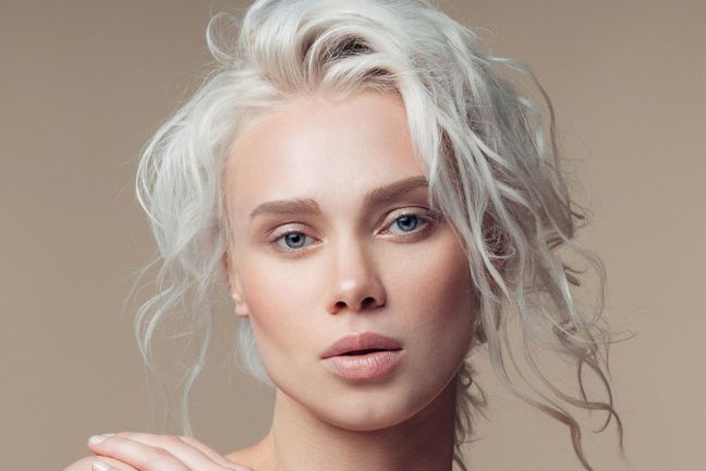 Patine Blond Polaire : Comment la réussir chez soi ? - Flashmode