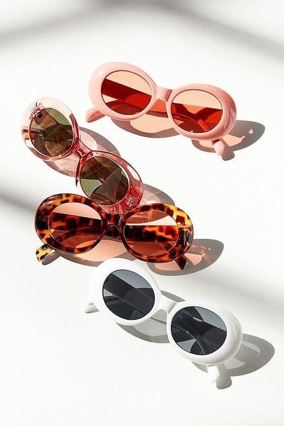 Petites lunettes de soleil inspirées des années 90