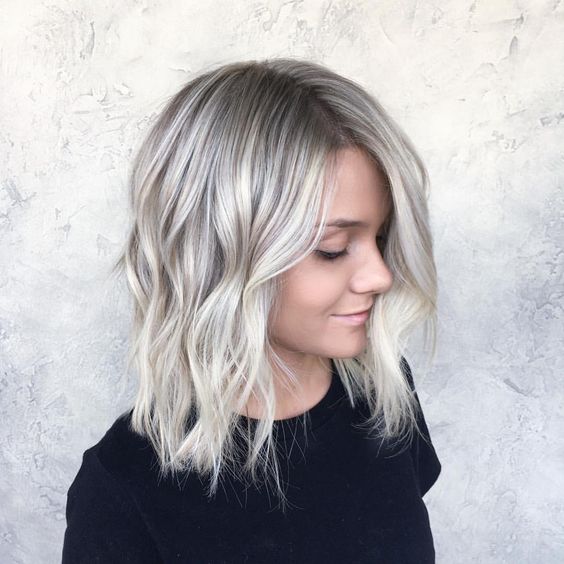 tendance coloration cheveux 2018 - icy blond bob