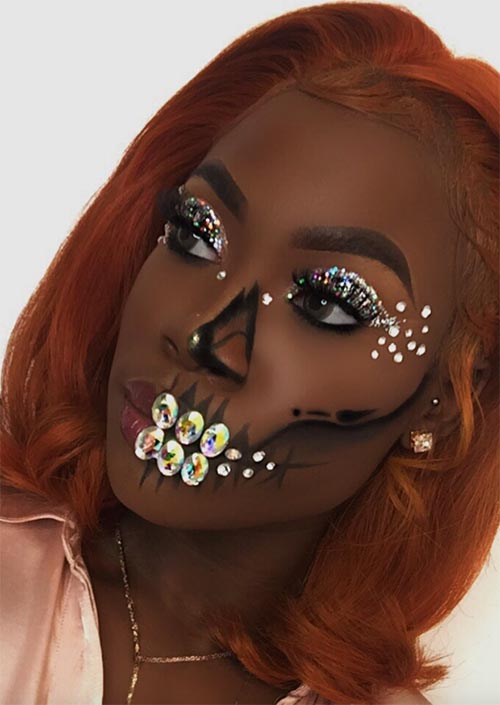 Crystal Skull Halloween Makeup : Juste une touche de crustal, pas trop et personnalisé à son visage fait de ce costume un excellent choix pour Halloween. C'est une belle façon d'ajouter une touche de luxe à votre maquillage d'Halloween.