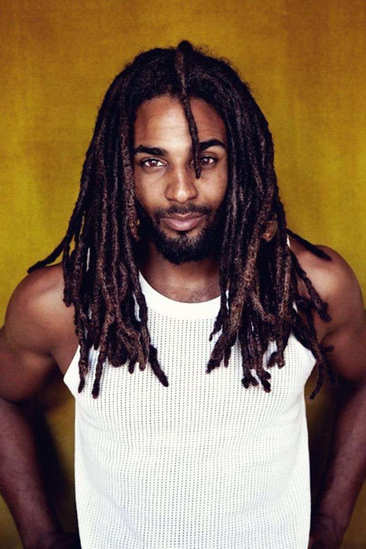 cheveux afro longs dreadlocks homme