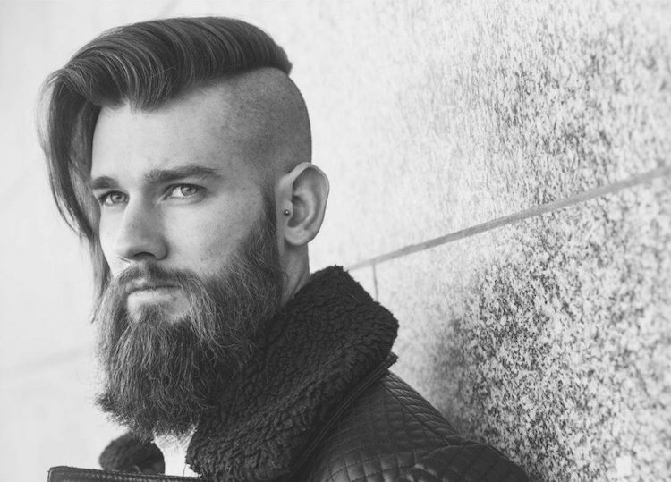 cheveux longs homme undercut barbe longue