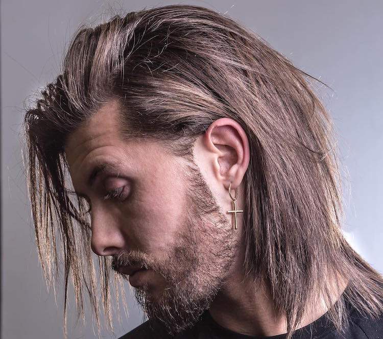 cheveux long homme barbe taillee