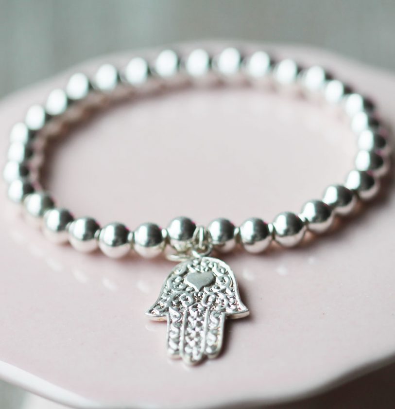 Main de Fatma : La tendance 'Khomsa' fait son come-back (En images)