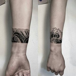 Petit tatouage à utiliser comme bracelet