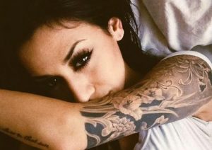tatouages japonais à demi manches femmes