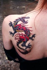 tatouages de dragon pour femmes