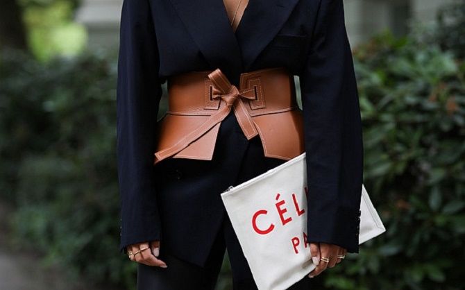 12 Comment porter un blazer noir pour un look à la mode