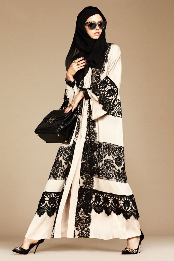 Dolce & Gabbana lance une collection de hijabs et abayas