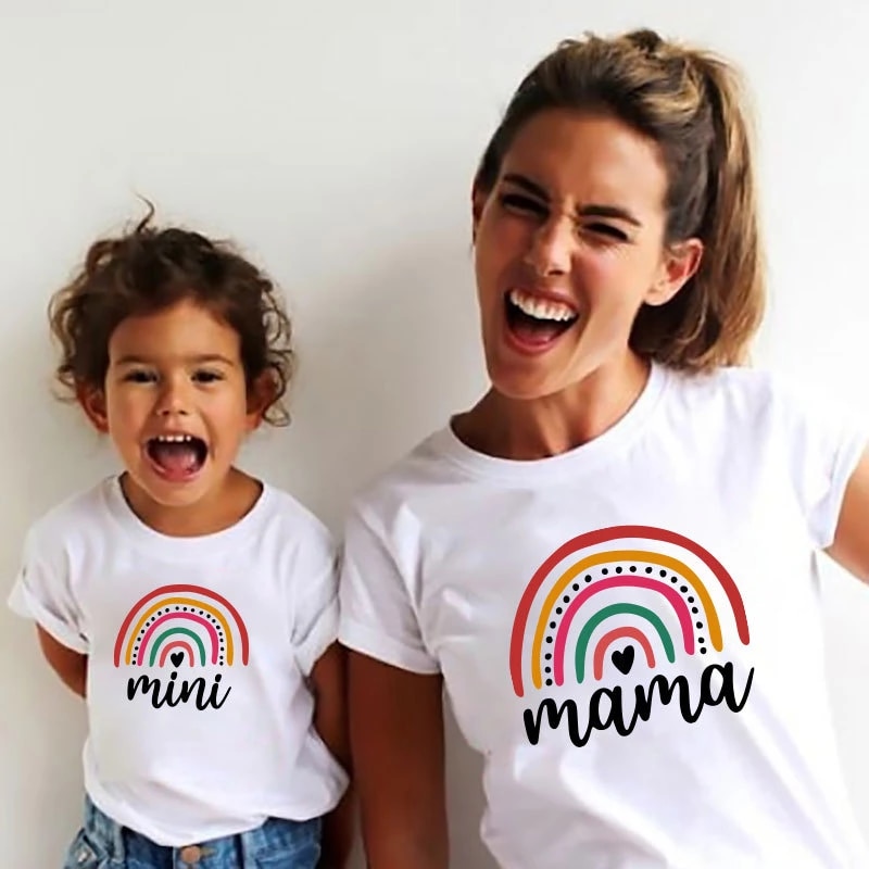 Mode mères-filles :Adopter le même t-shirt lors d’un anniversaire