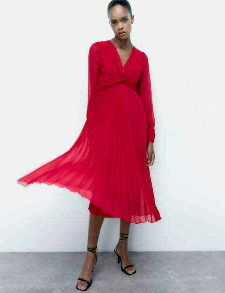 Une robe rose fuchsia stylée
