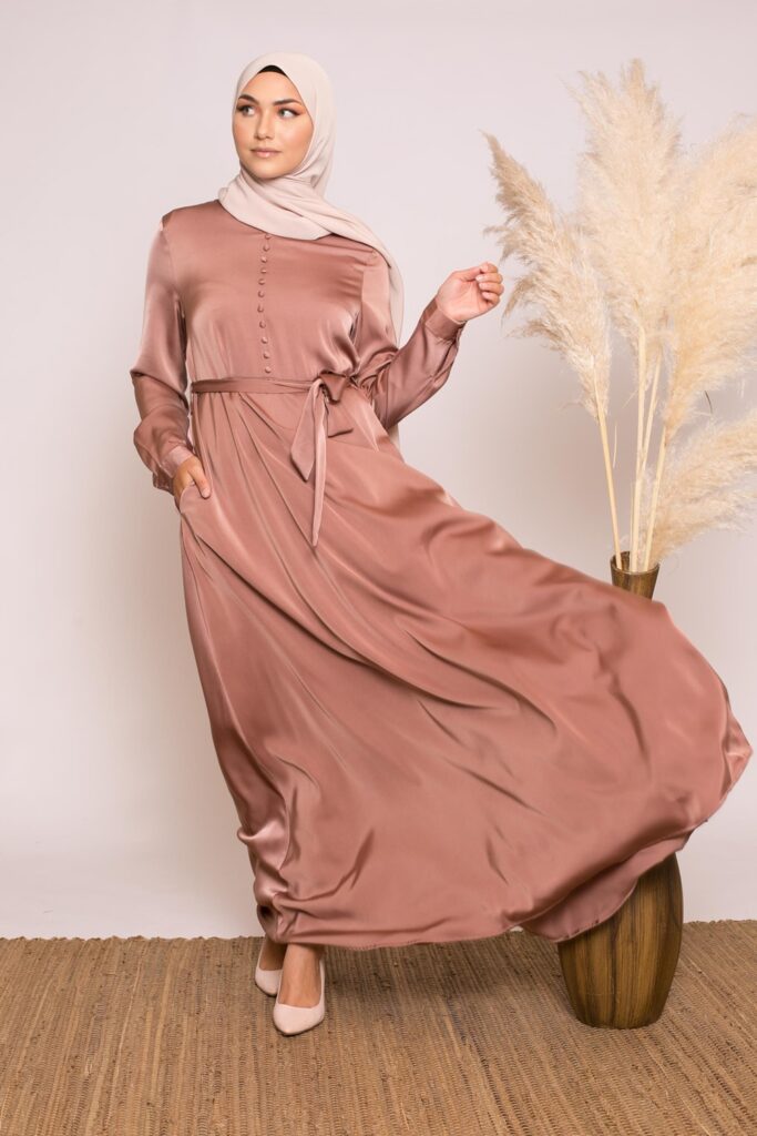 Jilbab robe satiné couleur brique trés tendance!